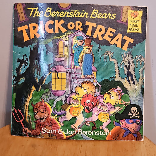 The Berenstain Bears Trick or Treat By Stan and Jan Berenstain 1989