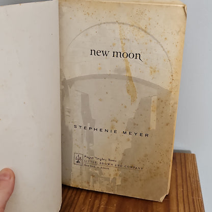 New Moon By Stephanie Meyer 2008
